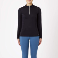 Chemise de compétition équestre de haute qualité, extensible dans 4 directions, en tissu technique doux au toucher, idéale pour la compétition et les spectacles.