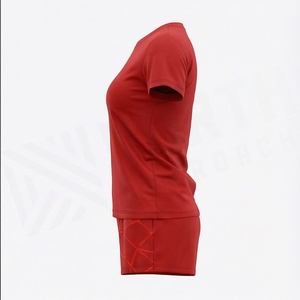 T-shirt sportif à manches courtes pour femme, motif géométrique rouge, col rond, séchage rapide, en polyester tricoté, toutes saisons, coupe classique - Product Image 4