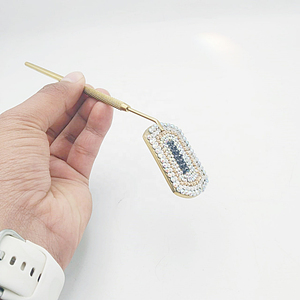 Pince à épiler pour extensions de cils en acier inoxydable, avec logo gravé sur mesure, pointe fine, prise ferme, professionnelle pour volume - Product Image 3