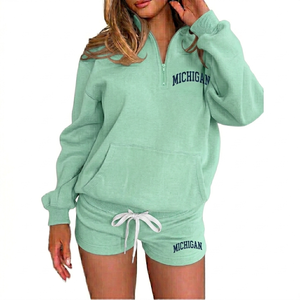 Ensemble de survêtement personnalisé pour femme avec logo – Tenue décontractée 2 pièces pour le sport et le fitness – Sweat-shirt sans manches à col montant et demi-fermeture éclair avec short - Product Image 1