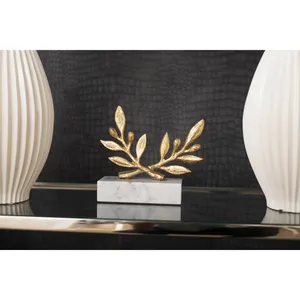 Figurine de licorne en aluminium plaqué or faite à la main, sculpture de luxe, œuvre d'art décorative fantastique, décoration d'angle moderne, polie, Zahid - Product Image 2