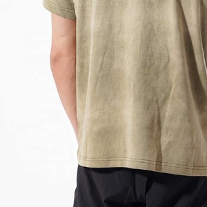 เสื้อยืดคอกลมแขนสั้นผู้ชาย สีเขียวมะกอก ผ้าฝ้าย ทรงปกติ สไตล์ลำลอง สีพื้น ผ้าเจอร์ซีย์ถัก ดีไซน์เรียบ - Product Image 5