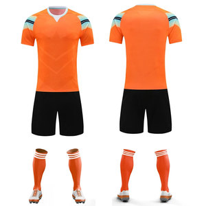 Tenue de football unisexe, nouveau design, haute qualité, vêtements de sport fabriqués en usine, ensemble de maillots de football unisexe par sublimation - Product Image 3