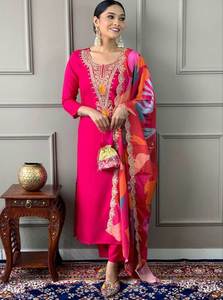 ชุดคุर्ตาปักลายสีชมพูสำหรับผู้หญิง ทรงตรง ใส่ในงานเทศกาล พร้อมผ้าคลุมไหล่พิมพ์ลาย ชุดสูทสำหรับโอกาสพิเศษสไตล์ชาติพันธุ์ - Product Image 3