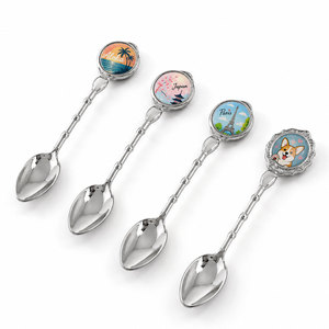 Mini Cucharas Metálicas Coleccionables de Recuerdo |   Mini Cuchara de Recuerdo de Aleación de Zinc Chapada en Oro |   Pequeños Regalos Encantadores al por Mayor, Diseño Personalizado - Product Image 1
