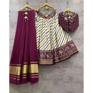 DISEÑADOR MANTEQUILLA SEDA DIGITAL IMPRESO TRABAJO LAHENGA CHOLI CON DUPATTA MAROON - Product Image 1