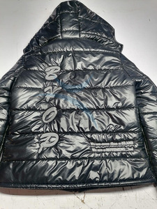 Chaqueta Acolchada Negra con Capucha ORCAFITS, Chaqueta Casual de Invierno de Poliéster Resistente al Viento, Cierre de Cremallera, Corte Regular, Color Sólido, Unisex - Product Image 2