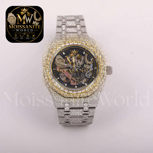 นาฬิกาข้อมือควอตซ์ทรงแปดเหลี่ยมสำหรับผู้ชาย MOISSANITE WORLD รุ่นหรูหรา ขนาด 43 มม. ประดับเพชร สายสแตนเลสสตีล พร้อมตัวล็อคแบบ Deployment Clasp - Product Image 3