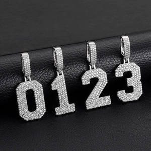 Pendentif Numérique Personnalisé en Moissanite Argentée, Style Hip Hop Luxe Iced Out, Bijou Tendance pour Fêtes et Événements, Streetwear - Product Image 2