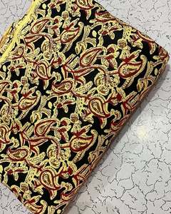 Tissu imprimé numérique personnalisé à motif floral en polyester et rayonne pour robes, chemisiers et vêtements de mode - Product Image 4