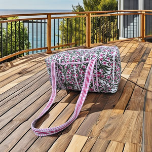 กระเป๋าผ้าฝ้ายเย็บมือลายบล็อกพิมพ์  ขนาดใหญ่ น้ำหนักเบา เป็นมิตรกับสิ่งแวดล้อม เหมาะสำหรับเดินทางช่วงสุดสัปดาห์ สำหรับผู้หญิง - Product Image 1