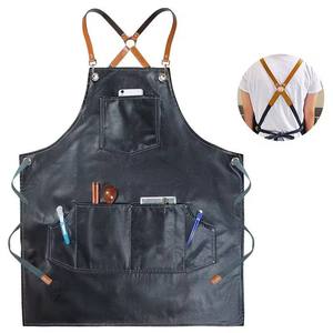 Capa de Peluquería Portátil y Resistente de PU, Negra, Impermeable, con Bolsillos y Correas Ajustables para Uso en Salones de Belleza y Barberías - Product Image 4