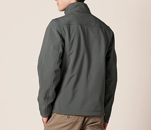 Fournisseur direct d'usine, nouvelle arrivée, veste softshell noire avec poche zippée sur la poitrine et capuche, vente en gros de vestes softshell d'hiver - Product Image 4