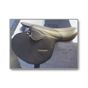 Silla de montar ligera para carreras de caballos en inglés, de cuero premium, con logotipo personalizado, equipo de equitación. - Product Image 5