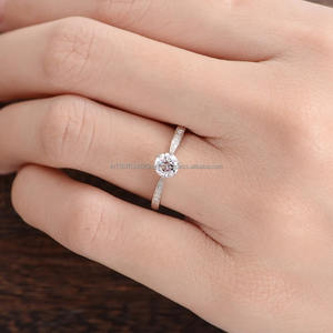 Bague ronde en diamant cultivé en laboratoire Bague de fiançailles vintage en or 14 carats pour femme pour mariage ou fête certifiée IGI - Product Image 5