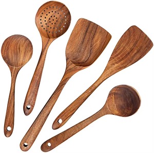 Ensemble de couverts de cuisine en bois écologique et durable de qualité supérieure avec tailles et logo personnalisables pour restaurants, traiteurs et usage domestique - Product Image 1