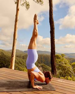 ชุดกางเกงขาสั้นสีม่วงและบราของผู้หญิงแห้งเร็วระบายอากาศได้ชุดออกกำลังกายยิม2ชิ้นชายหาดฤดูร้อนโลโก้กำหนดเอง - Product Image 5