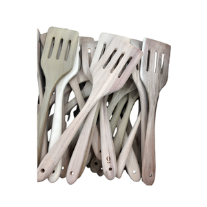 Juego de utensilios de cocina de una pieza de acacia natural sostenible, ligero y resistente al calor: cuchara, espátula, tenedores y cuchara esculpida. - Product Image 6