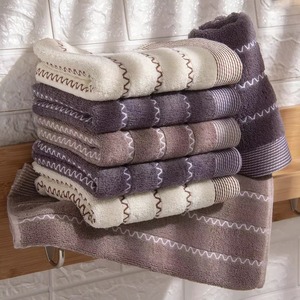 Ensemble de serviettes en coton brodé motif dessin animé, rectangulaires, douces pour la peau, pour usage domestique - Product Image 4