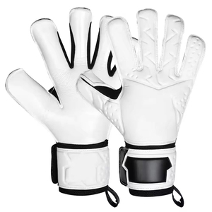Gants de gardien de but haute performance à découpe négative avec latex de contact professionnel pour une adhérence supérieure en match. - Product Image 6