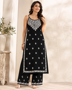 Robe longue trapèze brodée noire et blanche pour femme – Achetez directement auprès du fournisseur - Product Image 1