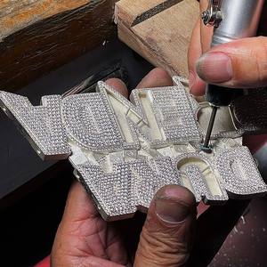 Collar con colgante de plata esterlina fina de lujo personalizado con moissanita helada y diamantes de hip hop colgantes y dijes de diamantes ostentosos - Product Image 5