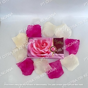 Jabón en Barra Natural Blanqueador UV con Brillo, Jabón de Belleza para Manos y Cuerpo, Jabón de Ducha, Ideal para Surat, India - Product Image 2