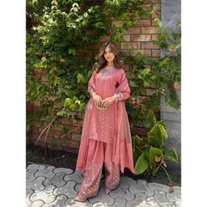 Conjunto de ropa de fiesta para mujer de diseñador Top hermoso con parte inferior y Dupatta para un aspecto elegante - Product Image 6