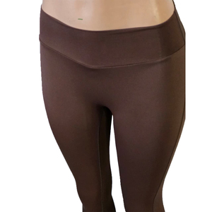 Shorts personnalisés pour femme, taille mi-haute élastique, ultra doux et confortables, en polyester et élasthanne brossé double face, couleur unie, toucher soyeux et fluide - Product Image 2