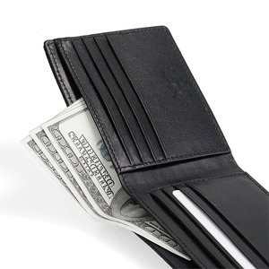 Cartera Bifold de Cuero Genuino con Patrón Animal Negro en Relieve, Diseño Minimalista y Elegante para Dinero en Efectivo, Tarjetas de Crédito e Identificación - Product Image 3
