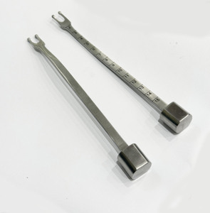 ชุดเครื่องมือผ่าตัดด้วยมือ Obwegeser Nasal Septum Osteotome ขนาด 18 ซม. แบบโค้ง ทำจากเหล็กกล้าไร้สนิม ได้รับการรับรองมาตรฐาน CE - Product Image 1