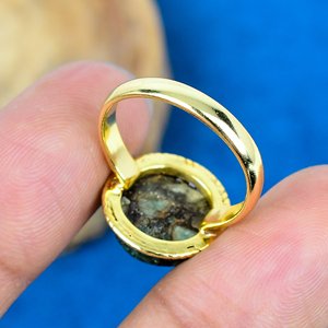 Bague artisanale en amazonite bleue naturelle de forme ronde, plaquée or 18 carats sur argent sterling 925 - Product Image 4