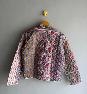 Veste matelassée florale pour femme, style bohème, ouverte sur le devant, rembourrée, manches longues, poches plaquées, vêtement d'extérieur décontracté, cadeau pour elle - Product Image 6