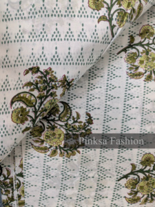 Tela de Algodón Estampada a Mano con Motivos Florales Tradicionales de Jaipur, India, para la Confección de Prendas y la Elaboración de Colchas - Product Image 5