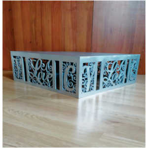 Support à gâteau élégant en métal carré, base ajourée découpée au laser en forme de cœur, socle rehausseur robuste pour présentation de gâteaux de mariage, de fêtes et d'événements - Product Image 1