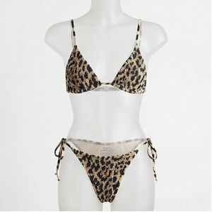 Ensemble bikini deux pièces imprimé léopard avec bas de maillot à nouer sur le côté et bretelles réglables, maillot de bain pour femme - Product Image 1