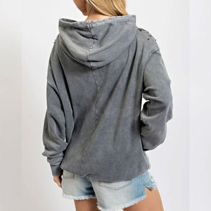 Sudadera con Capucha Personalizada Unisex de Alta Calidad con Adornos de Tachuelas a la Moda para Uso Casual - Product Image 2