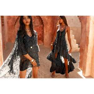 Vestido Jeanine Fluido Hecho a Mano con Encaje Bordado a Mano, Escote Pronunciado Delantero y Trasero, y Silueta con Corte en Biás - Product Image 2