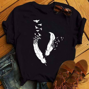 Camiseta Negra de Cuello Redondo para Mujer con Estampado de Plumas Blancas, Casual, Manga Corta, 100% Algodón, Corte Regular, Estilo Primavera-Verano - Product Image 2