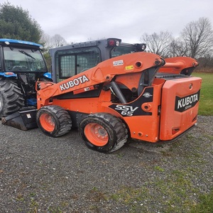 Chargeuse compacte sur pneus Kubota SSV65 avec moteur principal, système PLC et applications de manutention de grumes - Product Image 3
