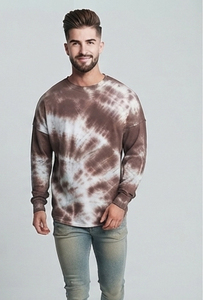 Camiseta de punto oversize de manga larga con cuello redondo para hombre, estilo casual streetwear, con estampado marrón y blanco, efecto desgastado por el sol. - Product Image 3