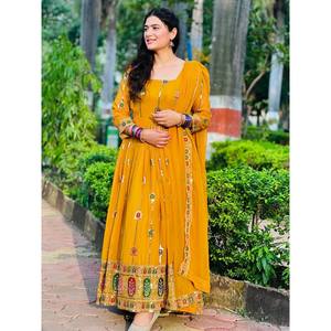 Conjunto de vestido y pantalón Anarkali de diseñador para mujer con Dupatta en nuevo estilo elegante - Product Image 1