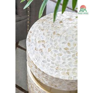 Mesa de centro moderna de plástico con incrustaciones de nácar y un anillo decorativo color bronce; un elemento moderno para la sala de estar - Product Image 6