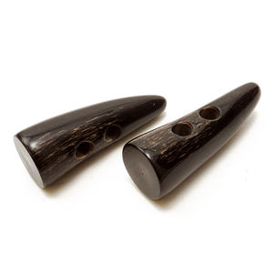 Toggles de cuerno de búfalo para ropa, tamaños surtidos, cuentas de hueso de búfalo, decoración de logotipo, abrigo, Tiendas de Cuentas, diseñadores de joyería - Product Image 1