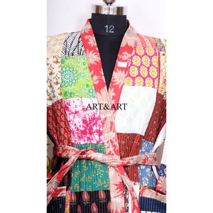 Nuevo Kimono Vintage de Seda con Parches Kantha, Bata Reciclada con Cinturón, Ropa de Dormir para Mujer - Product Image 4
