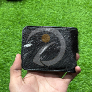 Cartera de Cuero Genuino con Pelo de Vaca, Cartera Delgada Hecha a Mano, Tarjetero Bifold, Cartera de Cuero con Acabado Elegante Hecho a Mano - Product Image 1