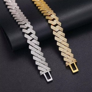 Chaîne cubaine en moissanite en promotion pour l'été, les vacances à la plage et les tenues de resort – Bijoux hip-hop disponibles à prix export - Product Image 5