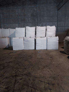 ขี้เลื่อยเวียดนามอัดก้อนสำหรับรองนอนสัตว์ - Product Image 1