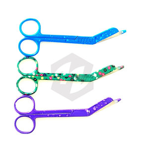Tijeras para Vendajes de 5.5 Pulgadas con Diseño de Gotas de Rocío, 3 Piezas, Recubiertas de Color, para Enfermeras, Médicos, Técnicos de Emergencias Médicas, Instrumentos Médicos de Primeros Auxilios - Product Image 3