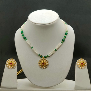 Conjunto de Collar con Colgante Floral Redondo Kundan de Estilo Herencia, Chapado en Oro de Lujo, Joyería Étnica para Novias y Fiestas para Mujer - Product Image 1